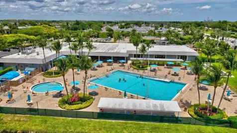 325 Saxony G Delray Beach FL 33446