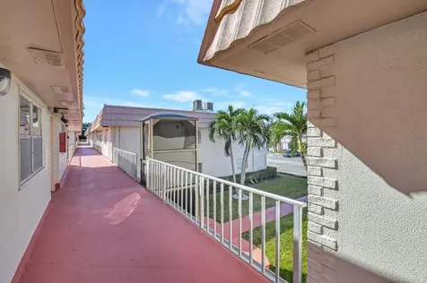 325 Saxony G Delray Beach FL 33446