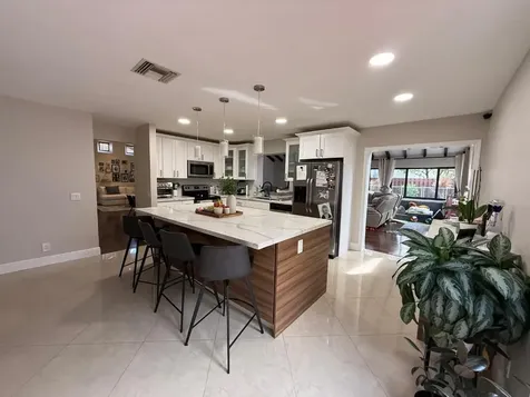 1988 Sacramento Weston FL 33326