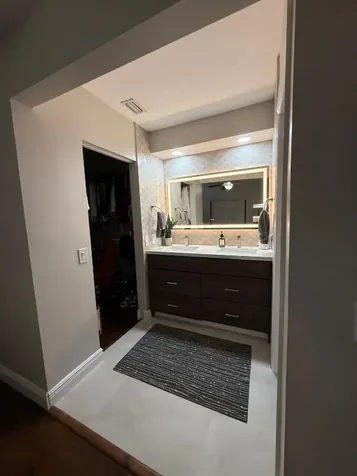 1988 Sacramento Weston FL 33326