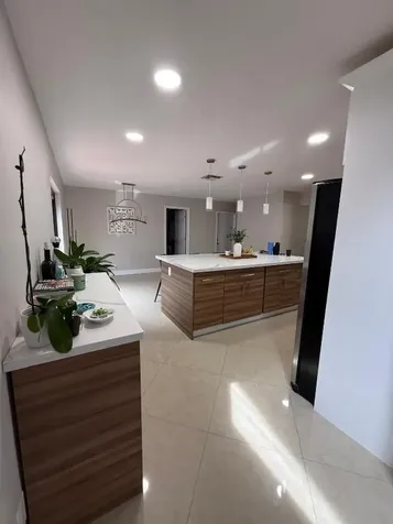 1988 Sacramento Weston FL 33326