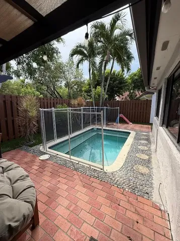 1988 Sacramento Weston FL 33326