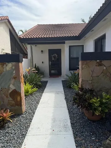 1988 Sacramento Weston FL 33326