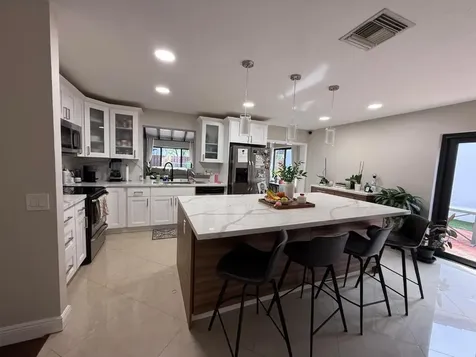 1988 Sacramento Weston FL 33326