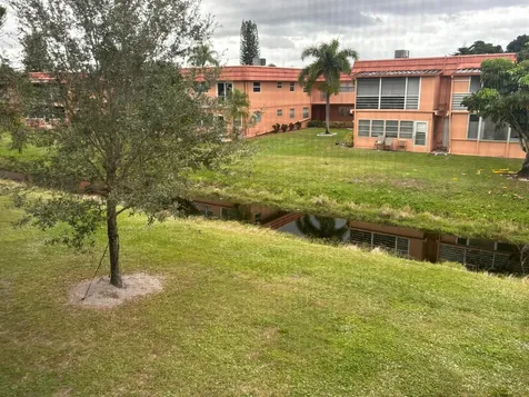596 Saxony M Delray Beach FL 33446