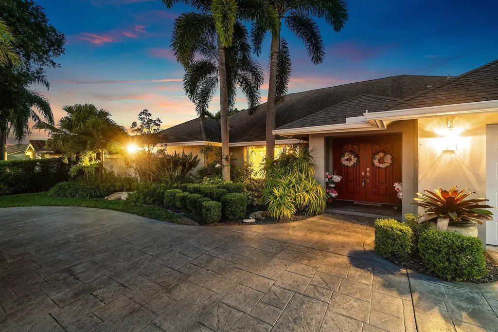 2063 Amesbury Circle Wellington FL 33414