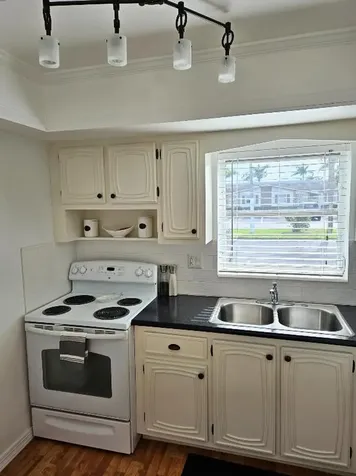 2572 E Emory Drive E West Palm Beach FL 33415