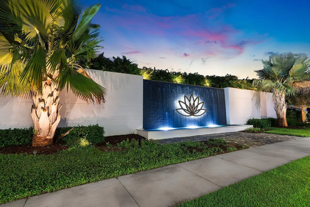 8233 Essex Country Club Drive Boca Raton FL 33434