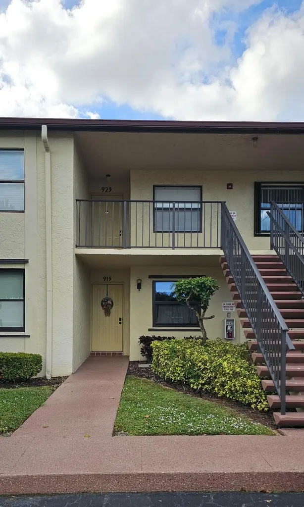 7879 Willow Spring Drive Lake Worth FL 33467
