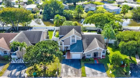 11140 SW 11th Place Davie FL 33324