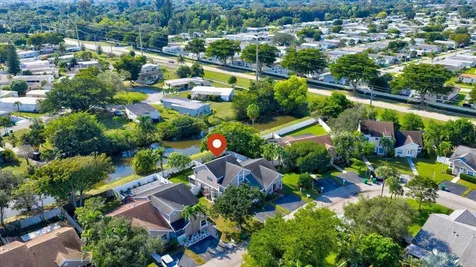 11140 SW 11th Place Davie FL 33324