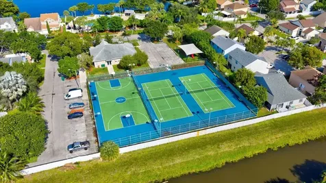 11140 SW 11th Place Davie FL 33324