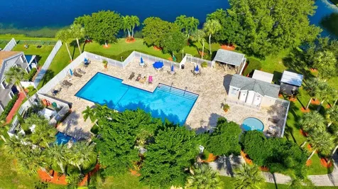11140 SW 11th Place Davie FL 33324