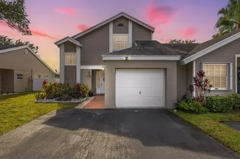 11140 SW 11th Place Davie FL 33324