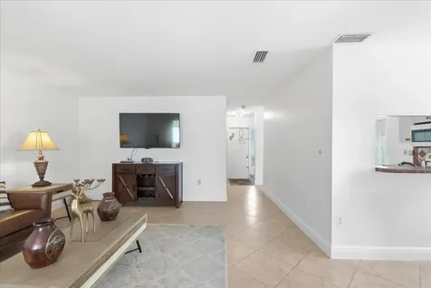 11140 SW 11th Place Davie FL 33324
