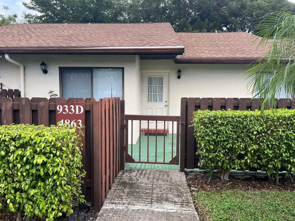 4863 Sable Pine Circle West Palm Beach FL 33417