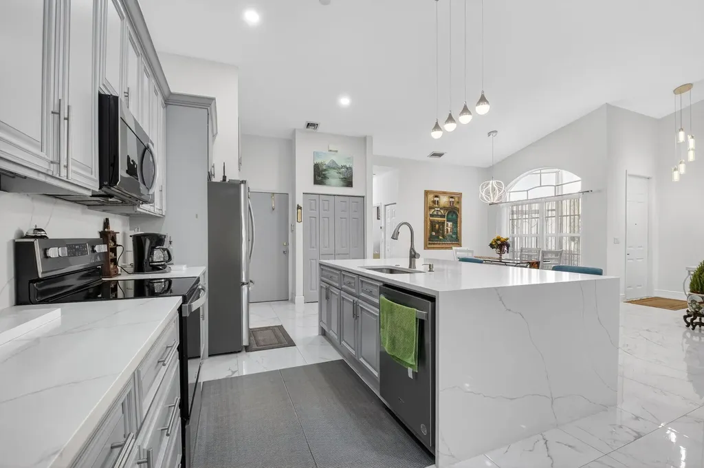 6247 Heliconia Road Delray Beach FL 33484