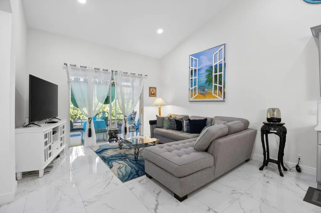 6247 Heliconia Road Delray Beach FL 33484