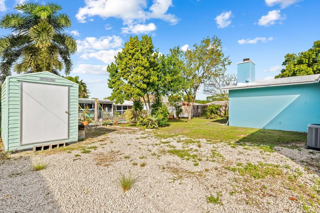 27 NE 16th Avenue Pompano Beach FL 33060