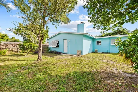 27 NE 16th Avenue Pompano Beach FL 33060