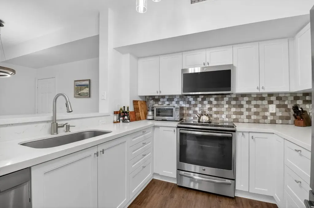 233 S Federal Highway Boca Raton FL 33432