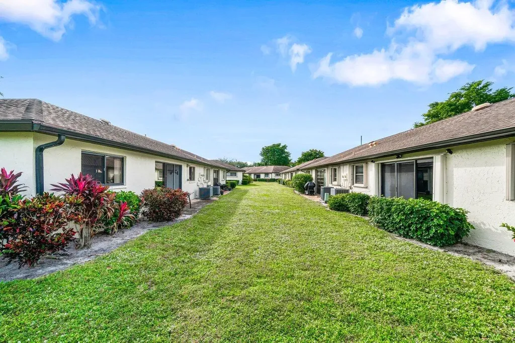 4888 Equestrian Circle Boynton Beach FL 33436