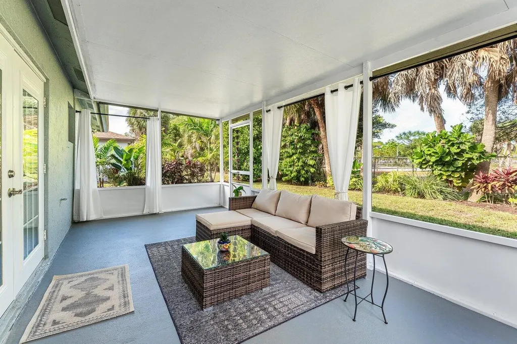 5418 Club Circle Haverhill FL 33415