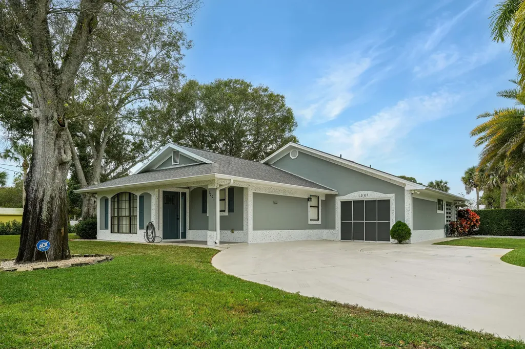 1001 Gatewood Avenue Fort Pierce FL 34982