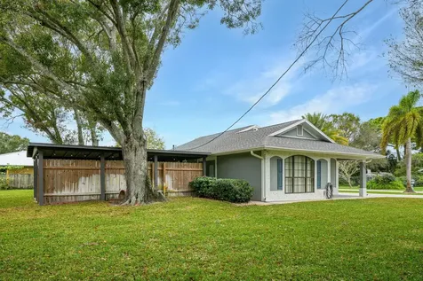 1001 Gatewood Avenue Fort Pierce FL 34982