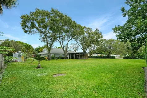 1001 Gatewood Avenue Fort Pierce FL 34982