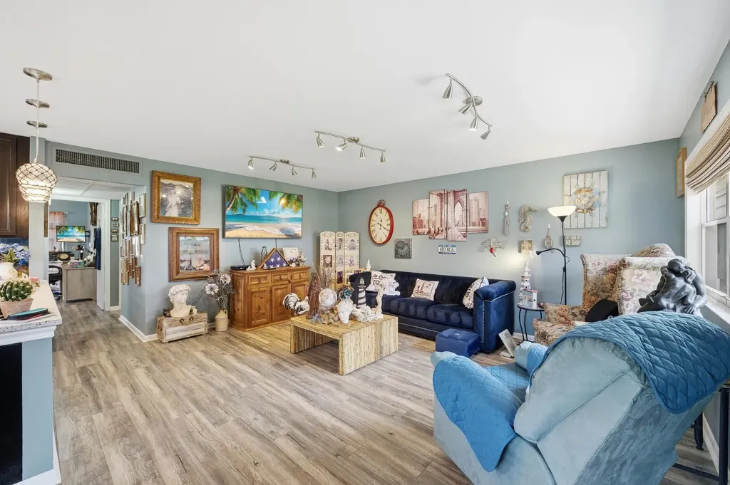 341 Seville O Delray Beach FL 33446