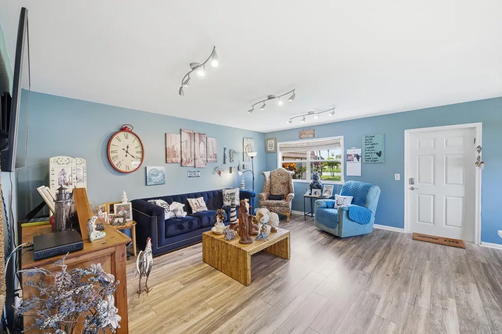341 Seville O Delray Beach FL 33446