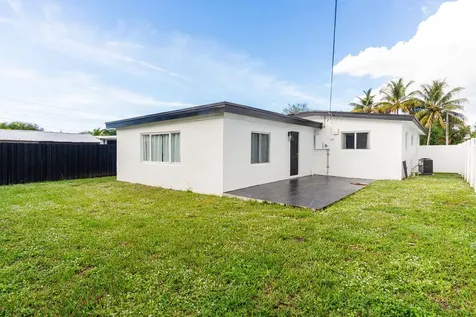 6370 Plunkett Street Hollywood FL 33023
