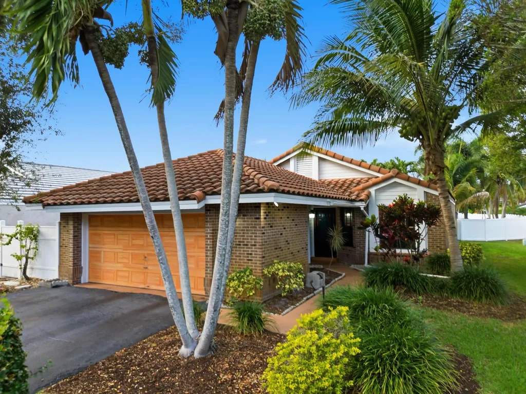 4105 NW 1st Court Delray Beach FL 33445