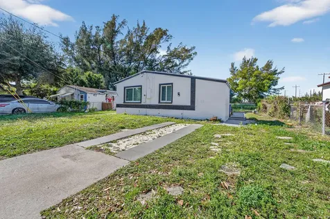 5909 Pinewood Avenue West Palm Beach FL 33407