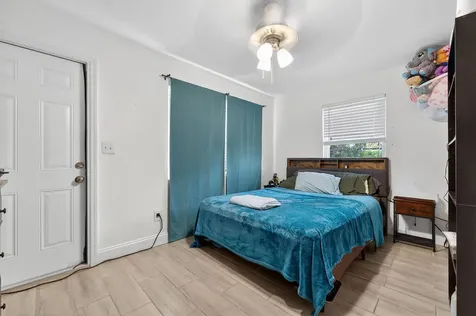 5909 Pinewood Avenue West Palm Beach FL 33407