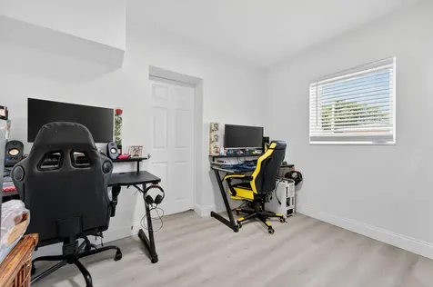 5909 Pinewood Avenue West Palm Beach FL 33407