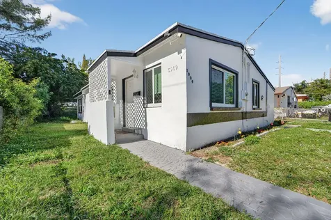 5909 Pinewood Avenue West Palm Beach FL 33407