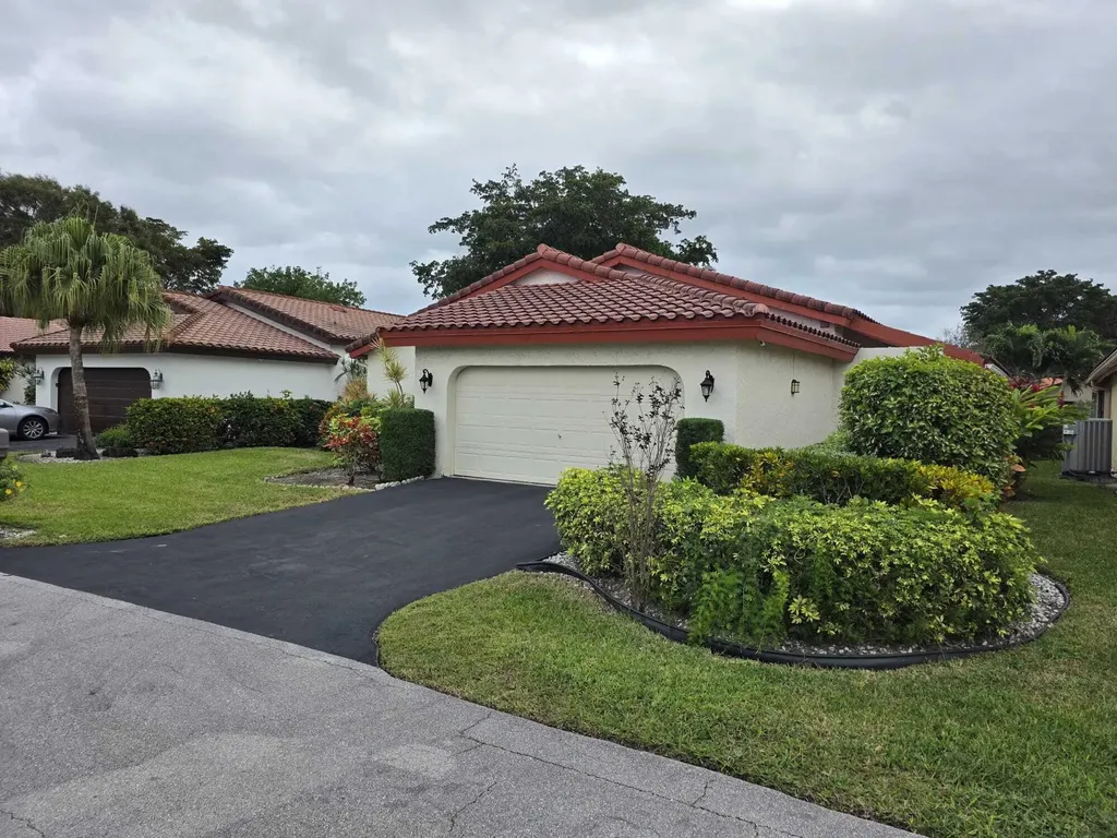 5665 Lakeview Mews Drive Boynton Beach FL 33437