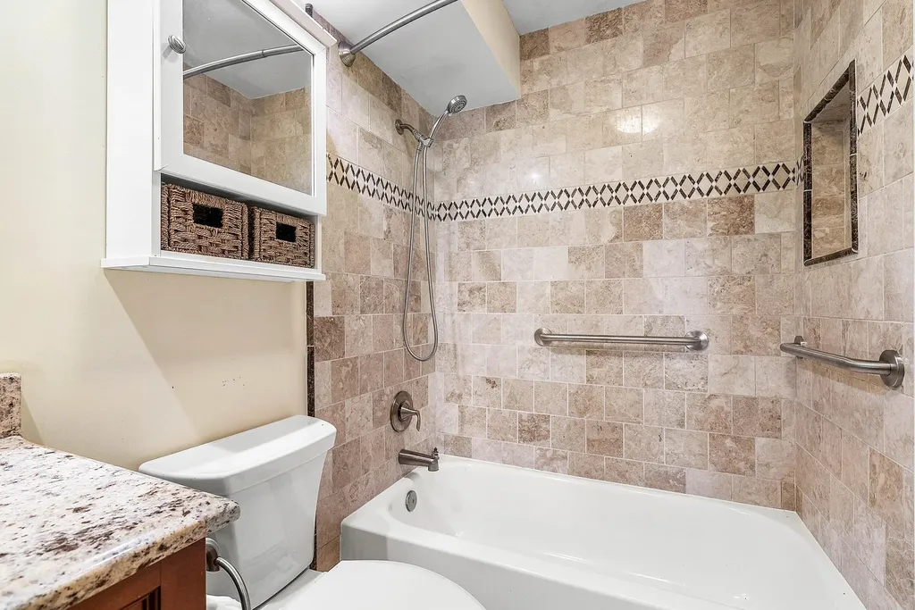 447 Burgundy J Delray Beach FL 33484