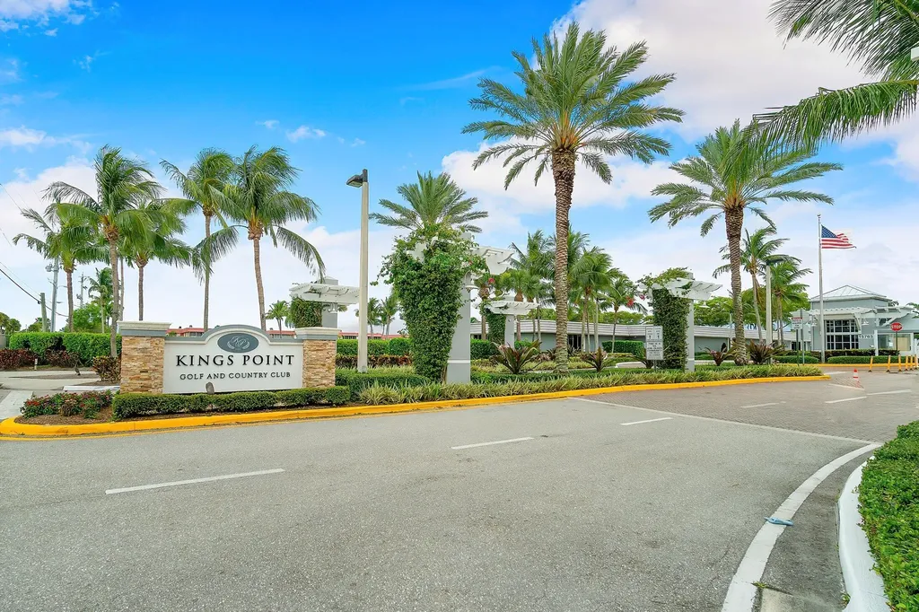 447 Burgundy J Delray Beach FL 33484