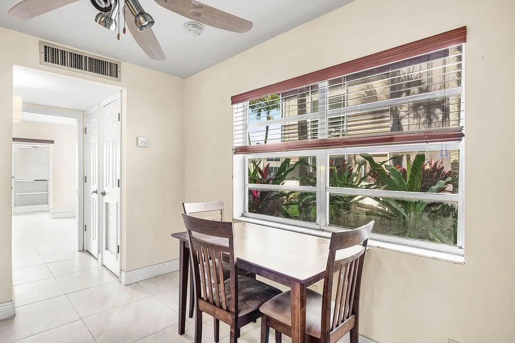 447 Burgundy J Delray Beach FL 33484