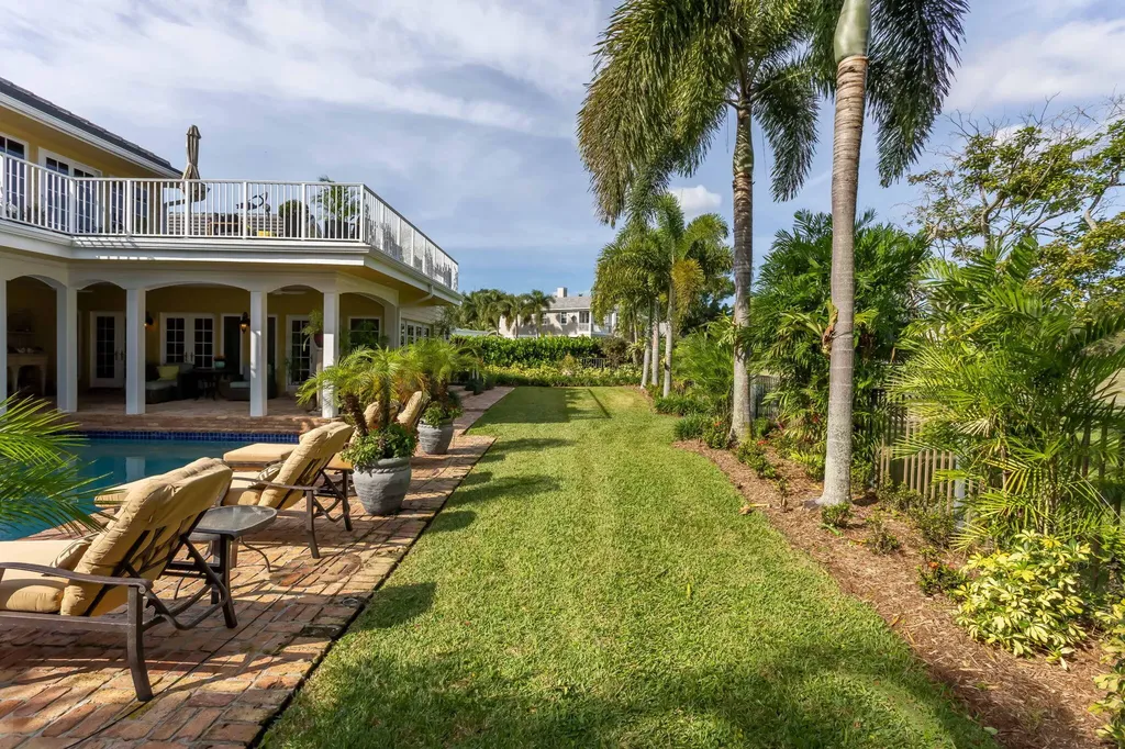 2883 Banyan Boulevard Circle NW Boca Raton FL 33431