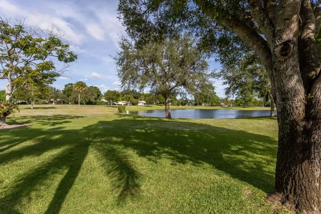 2883 Banyan Boulevard Circle NW Boca Raton FL 33431