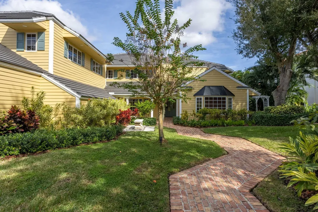 2883 Banyan Boulevard Circle NW Boca Raton FL 33431