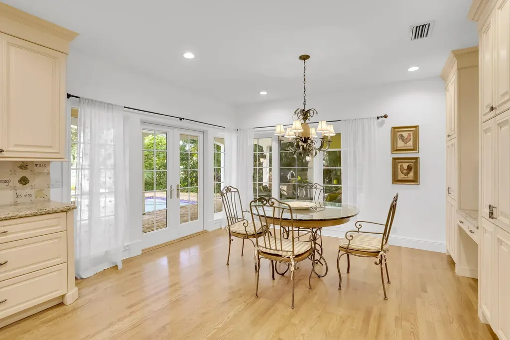 2883 Banyan Boulevard Circle NW Boca Raton FL 33431