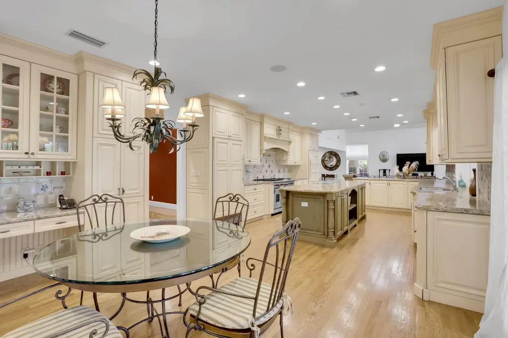 2883 Banyan Boulevard Circle NW Boca Raton FL 33431