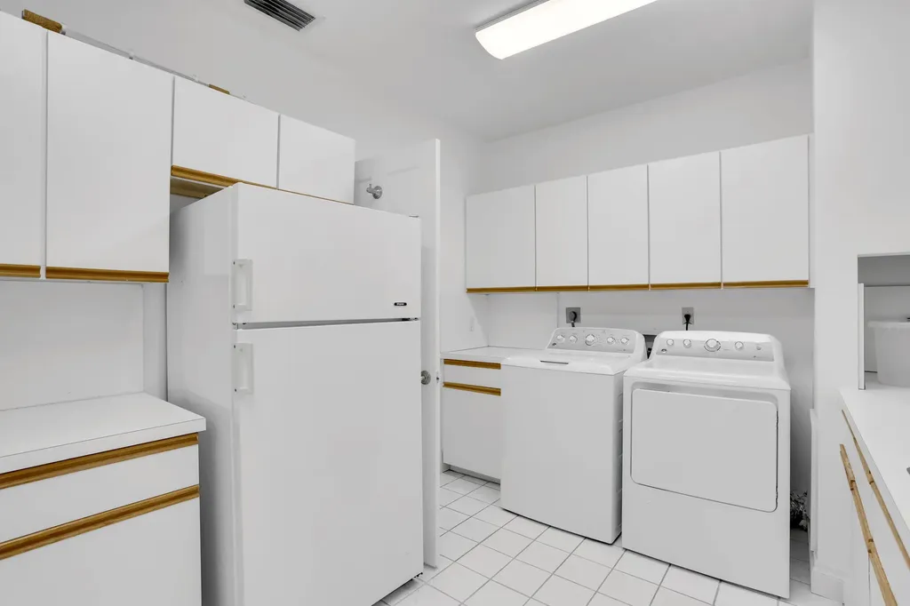 2883 Banyan Boulevard Circle NW Boca Raton FL 33431