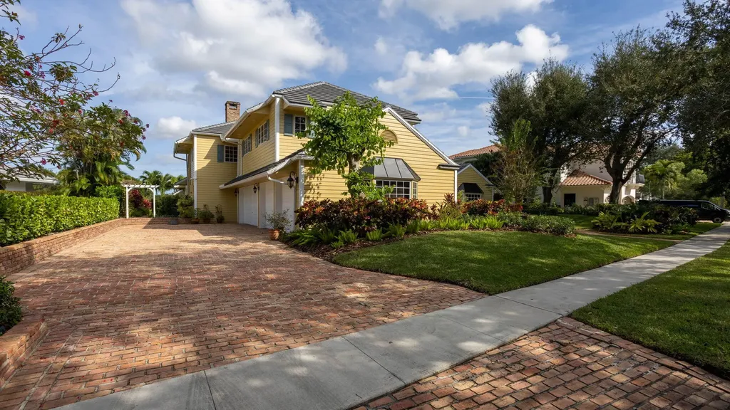 2883 Banyan Boulevard Circle NW Boca Raton FL 33431