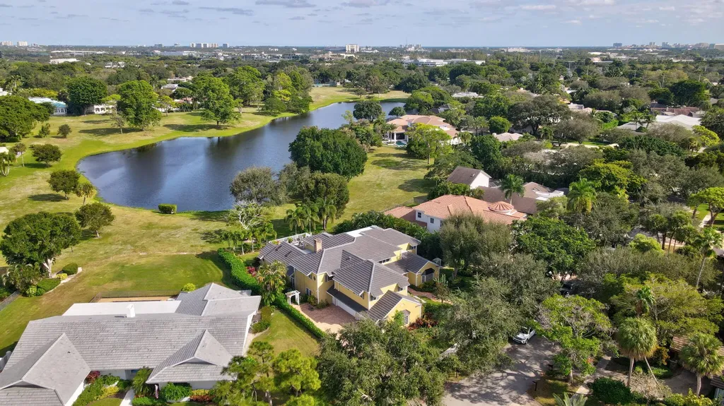 2883 Banyan Boulevard Circle NW Boca Raton FL 33431